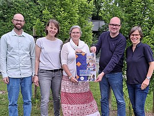 Die Broschüre wird präsentiert